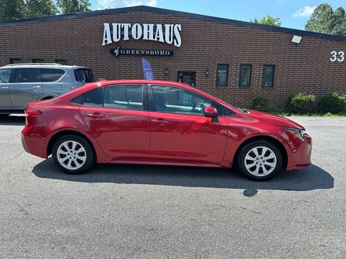 Used 2021 Toyota Corolla LE image 8
