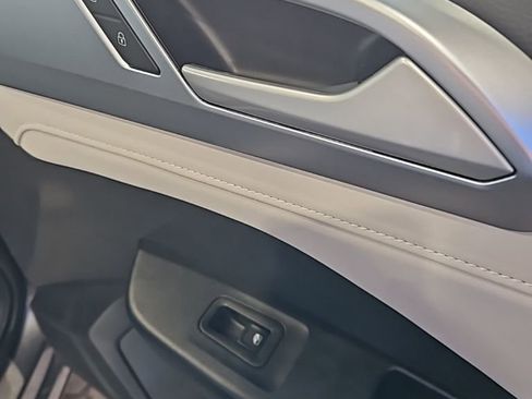 Used 2025 Volkswagen Taos SE image 11