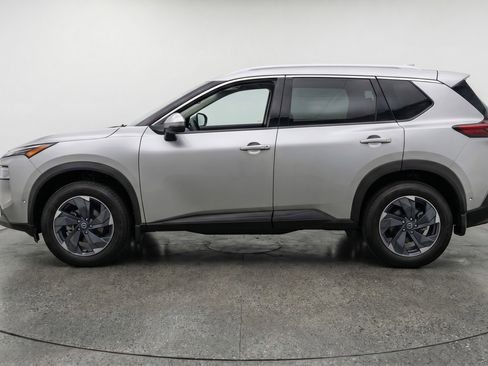Used 2025 Nissan Rogue SV FWD image 5