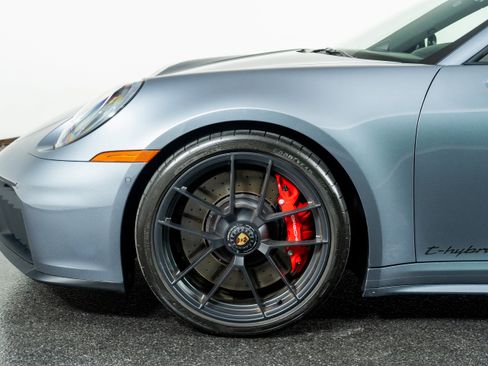 Used 2025 Porsche 911 Carrera 4 GTS image 18