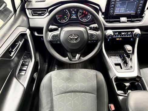 Used 2021 Toyota RAV4 XLE AWD/4WD image 2