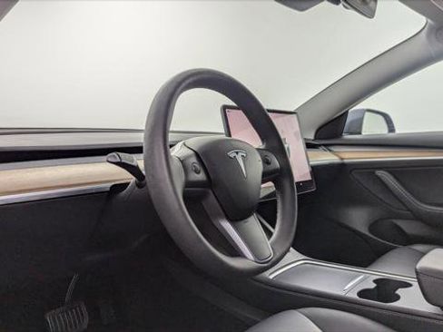 Used 2023 Tesla Model 3 Standard Range image 23