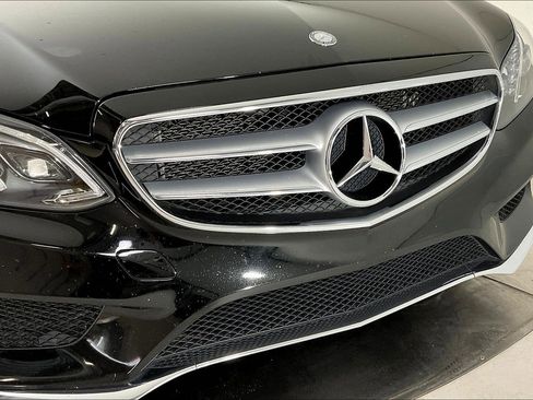 Used 2016 Mercedes-Benz E 350 4MATIC Sedan image 29
