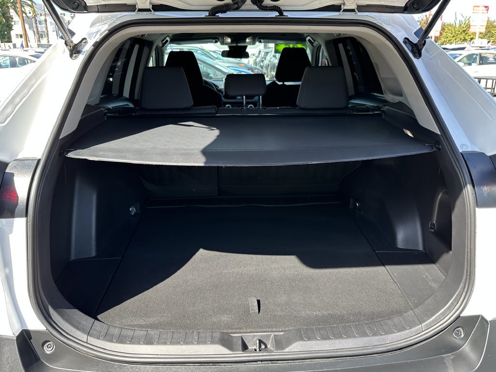 Used 2025 Toyota RAV4 XLE AWD/4WD image 17