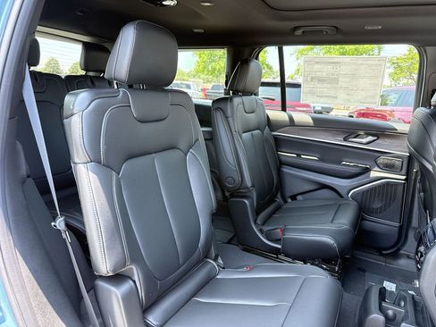 New 2026 Jeep Grand Cherokee L Limited w/ Limited Altitude Package RWD image 23