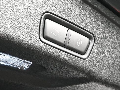 New 2025 Maserati Grecale Modena image 32