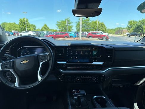Used 2024 Chevrolet Silverado 1500 LTZ AWD/4WD image 6
