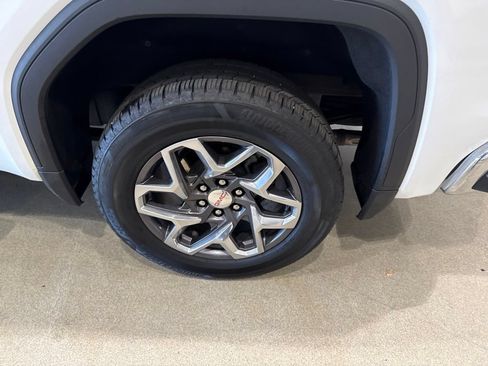 Used 2023 GMC Sierra 1500 SLT AWD/4WD image 10