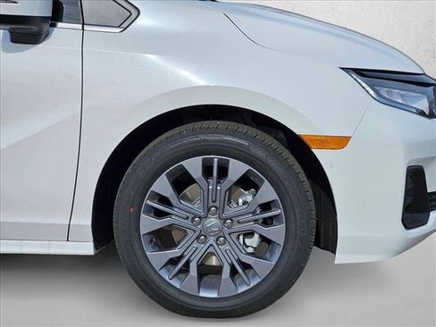 New 2026 Honda Odyssey Touring image 10