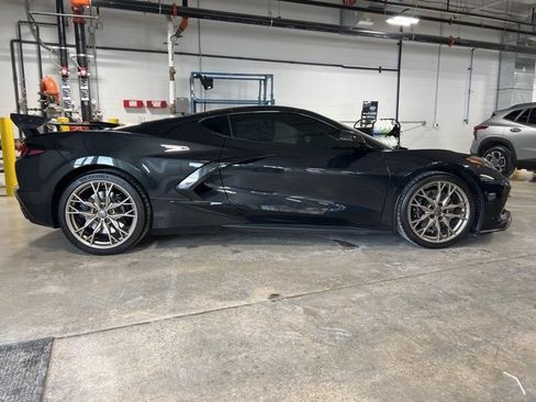 Used 2024 Chevrolet Corvette 2DR STINGRAY CPE W/2LT w/ Z51 Performance Package image 9