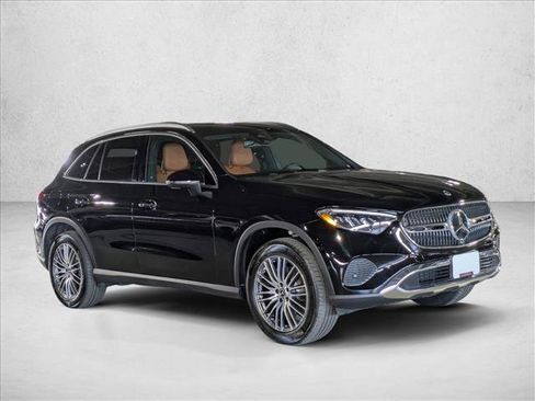 Certified 2025 Mercedes-Benz GLC 300 4MATIC image 3