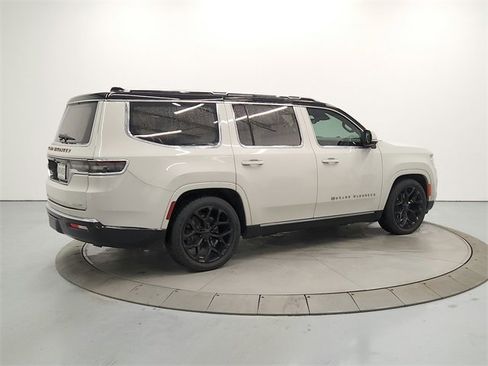 Used 2022 Jeep Grand Wagoneer Series III w/ Rear Seat Video Group 1 image 7