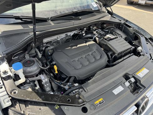 Certified 2023 Volkswagen Tiguan SE FWD image 39