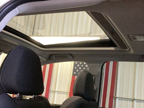 Used 2023 Subaru Forester Premium image 9