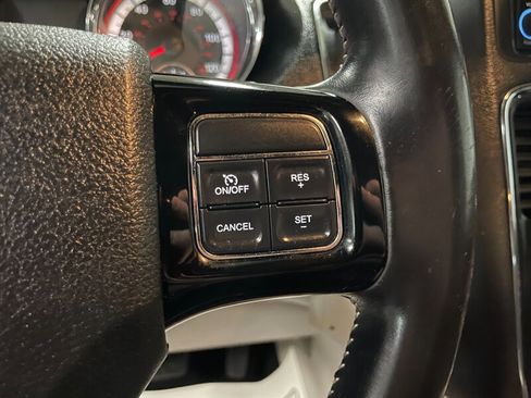 Used 2019 Dodge Grand Caravan SXT FWD image 11