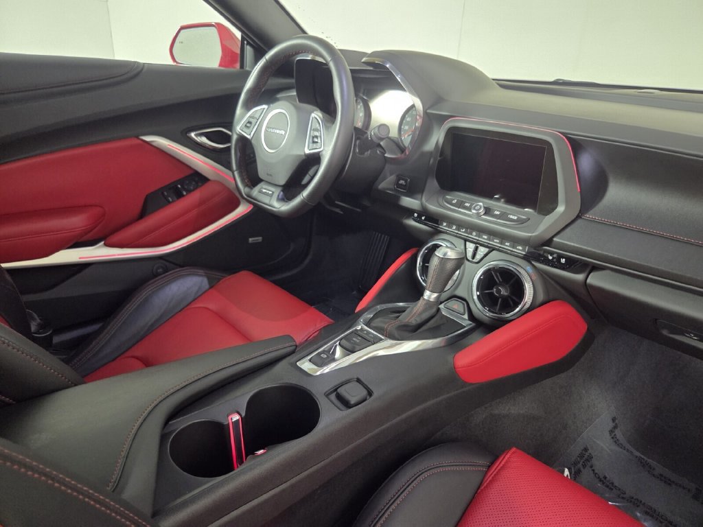 Used 2017 Chevrolet Camaro SS RWD image 31