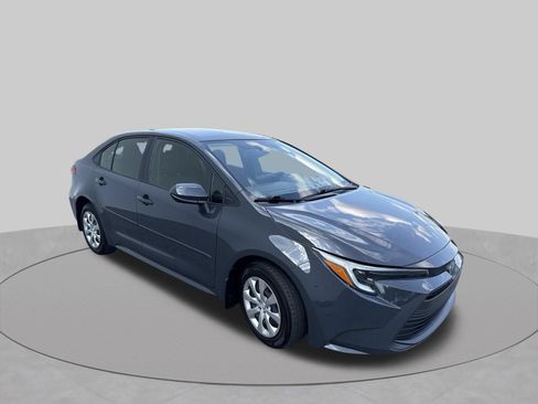 Used 2025 Toyota Corolla LE FWD image 3