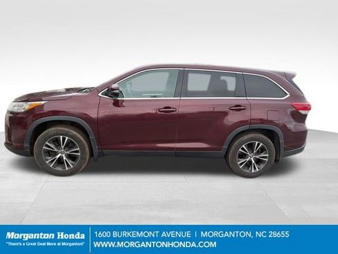 Used 2019 Toyota Highlander LE image 3