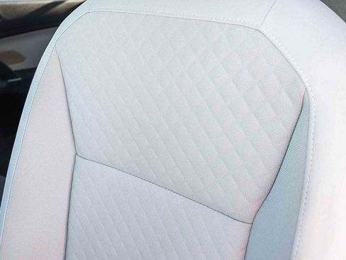 Used 2018 Volkswagen Tiguan S image 26