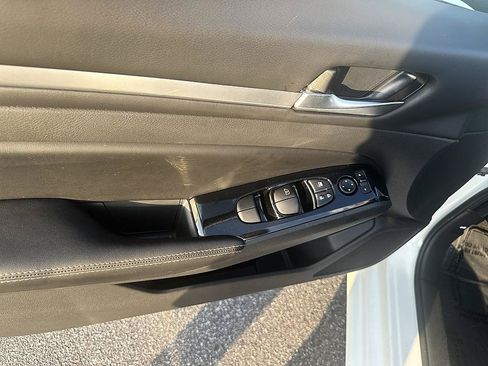 Certified 2023 Nissan Altima 2.5 SV FWD image 15