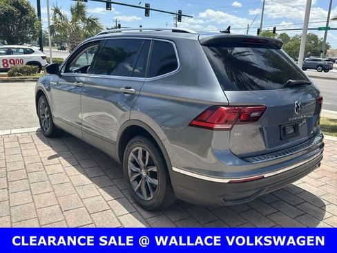 Certified 2022 Volkswagen Tiguan SE FWD image 9