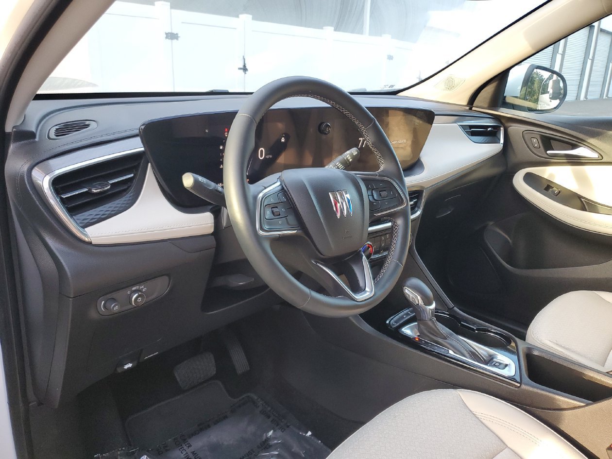 Used 2024 Buick Encore GX Preferred FWD image 18