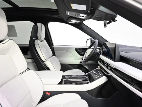 New 2026 Lincoln Aviator Black Label w/ Jet Appearance Package image 15