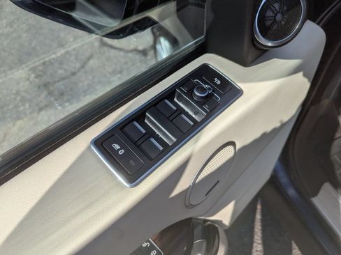 Used 2016 Land Rover Range Rover Supercharged AWD/4WD image 12