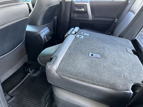 Used 2021 Toyota 4Runner SR5 Premium w/ Moonroof Package AWD/4WD image 17