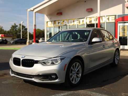 Used 2018 BMW 320i xDrive Sedan w/ Convenience Package image 1