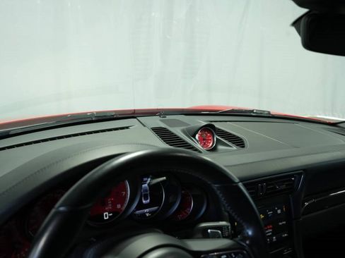 Used 2019 Porsche 911 Turbo image 16