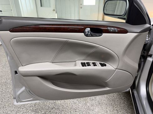 Used 2009 Buick Lucerne CXL w/ Driver Confidence Package image 23