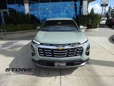 New 2026 Chevrolet Equinox LT w/ Convenience Package II image 2