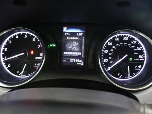 Used 2020 Toyota Camry SE w/ Convenience Package FWD image 18