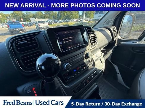 Used 2025 RAM ProMaster 2500 w/ Convenience Group FWD image 17