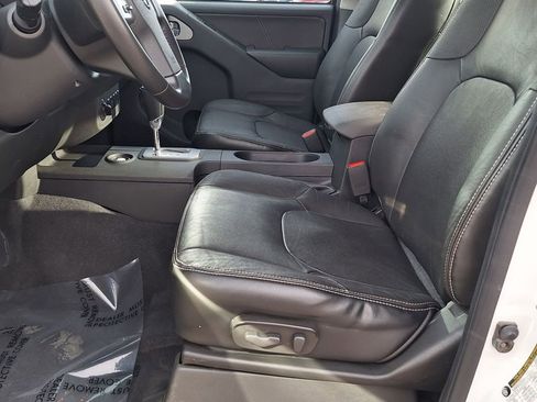 Used 2021 Nissan Frontier PRO-4X w/ Pro-4x Utility Package image 11