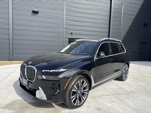 Used 2023 BMW X7 xDrive40i w/ Parking Assistance Package image 1