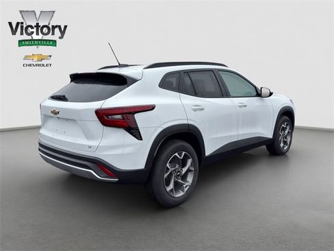 New 2026 Chevrolet Trax LT w/ Sunroof Package image 6