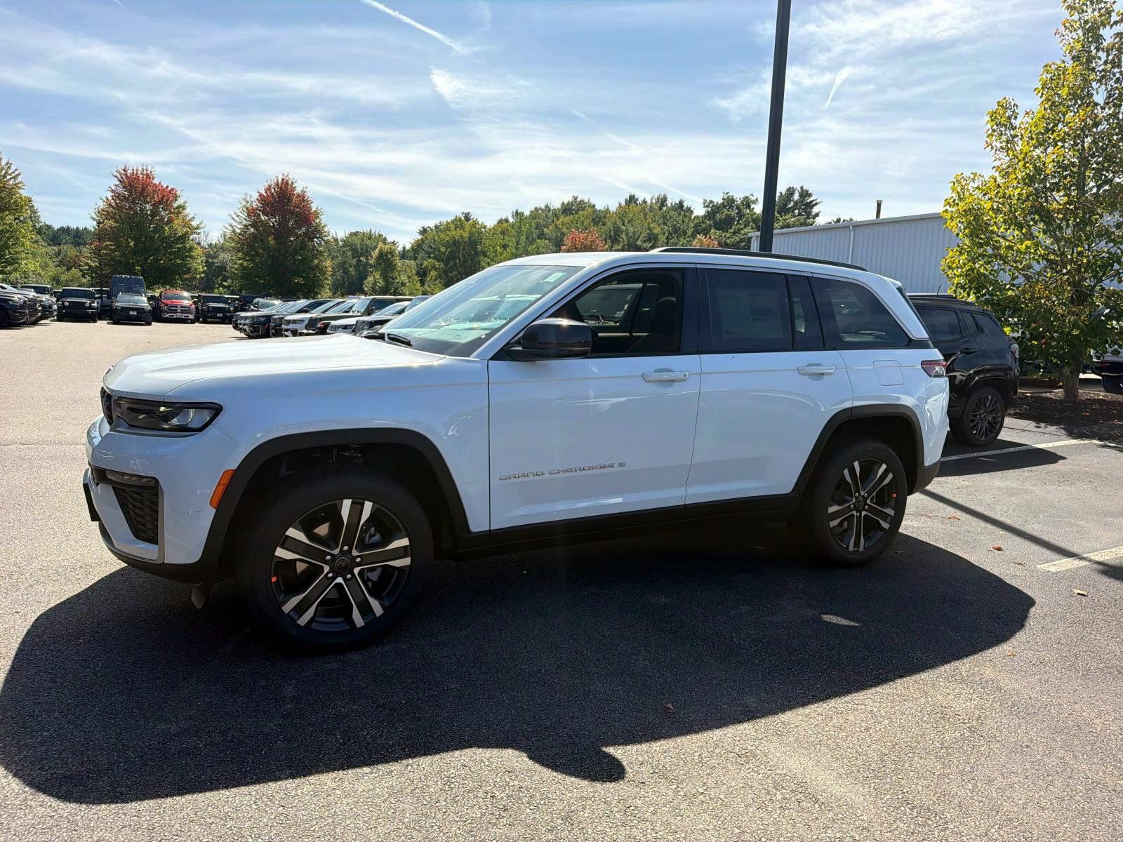 New 2027 Jeep Grand Cherokee Limited AWD/4WD image 4