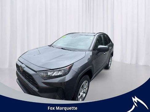 Used 2019 Toyota RAV4 LE AWD/4WD image 1