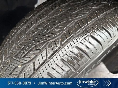 Used 2025 Buick Enclave Sport Touring image 4