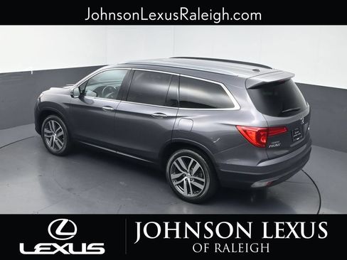 Used 2017 Honda Pilot Touring image 26
