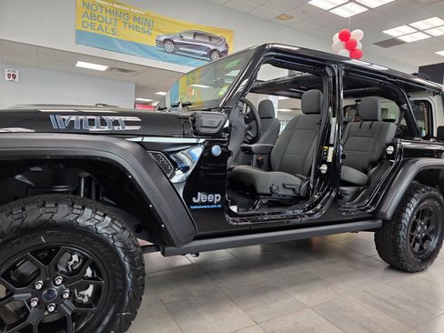 New 2024 Jeep Wrangler Unlimited AWD/4WD image 29