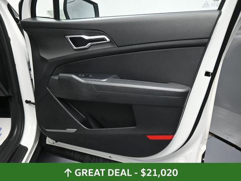 Used 2024 Kia Sportage LX image 21