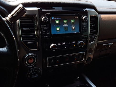 Used 2018 Nissan Titan Platinum Reserve AWD/4WD image 23