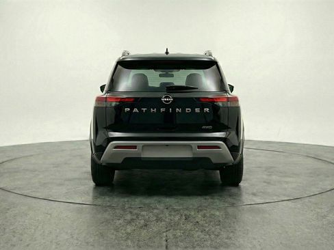 Used 2025 Nissan Pathfinder SV FWD image 7