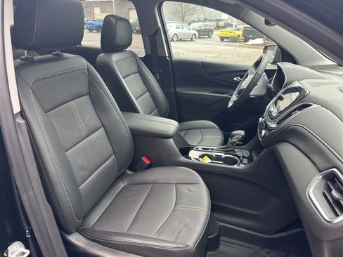 Used 2023 Chevrolet Equinox Premier image 32