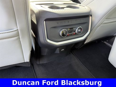 New 2025 Ford Expedition Platinum w/ Driver's Package image 16