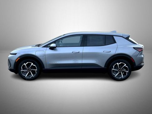 New 2026 Chevrolet Equinox EV LT image 8