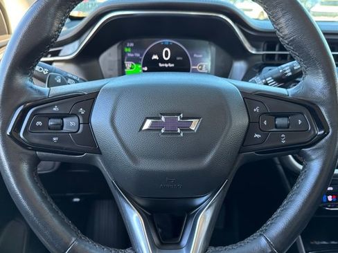 Used 2022 Chevrolet Bolt EUV LT w/ Convenience Package image 18